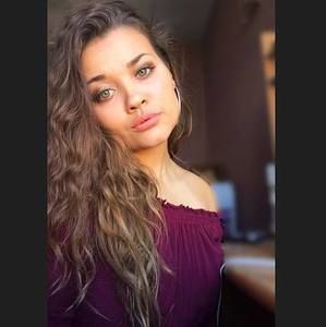 Meet your Posher, Nina